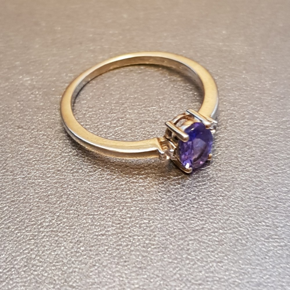 Tanzanite & Diamond Ring on 9
Ct Gold- Size P / P ½ View IX