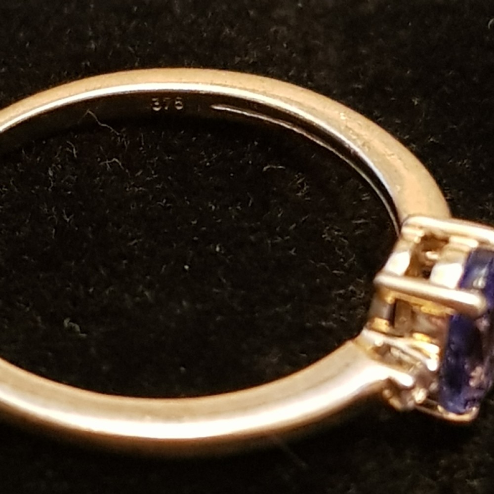 Tanzanite & Diamond Ring on 9
Ct Gold- Size P / P ½ View X