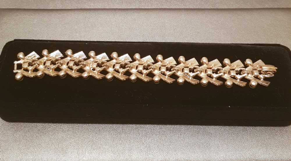 1940s - 50s Brushed Gold Plated Aurora Borealis Crystal & Cultured Pearl Bracelet in Art Deco Style View X