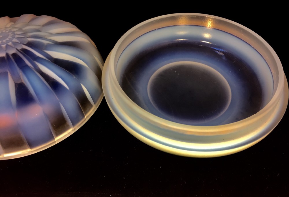 French Art Deco opalescent powder box c1930 View V