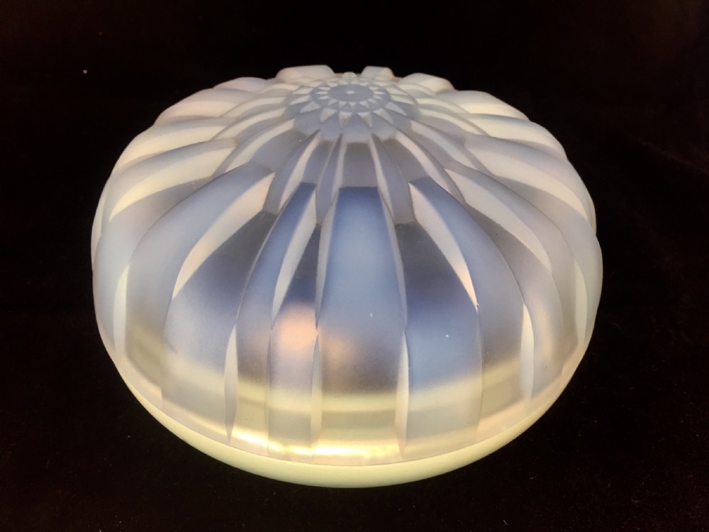 French Art Deco opalescent powder box c1930
