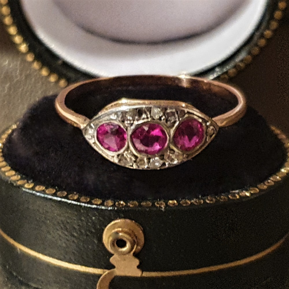 Art Deco Ruby & Diamond 18ct Gold Trilogy Ring - Size Q c1915