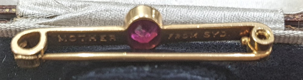 Edwardian 18ct Gold Ruby Brooch / Stock Pin View IV