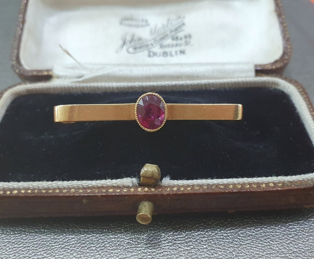 Edwardian 18ct Gold Ruby Brooch / Stock Pin View V