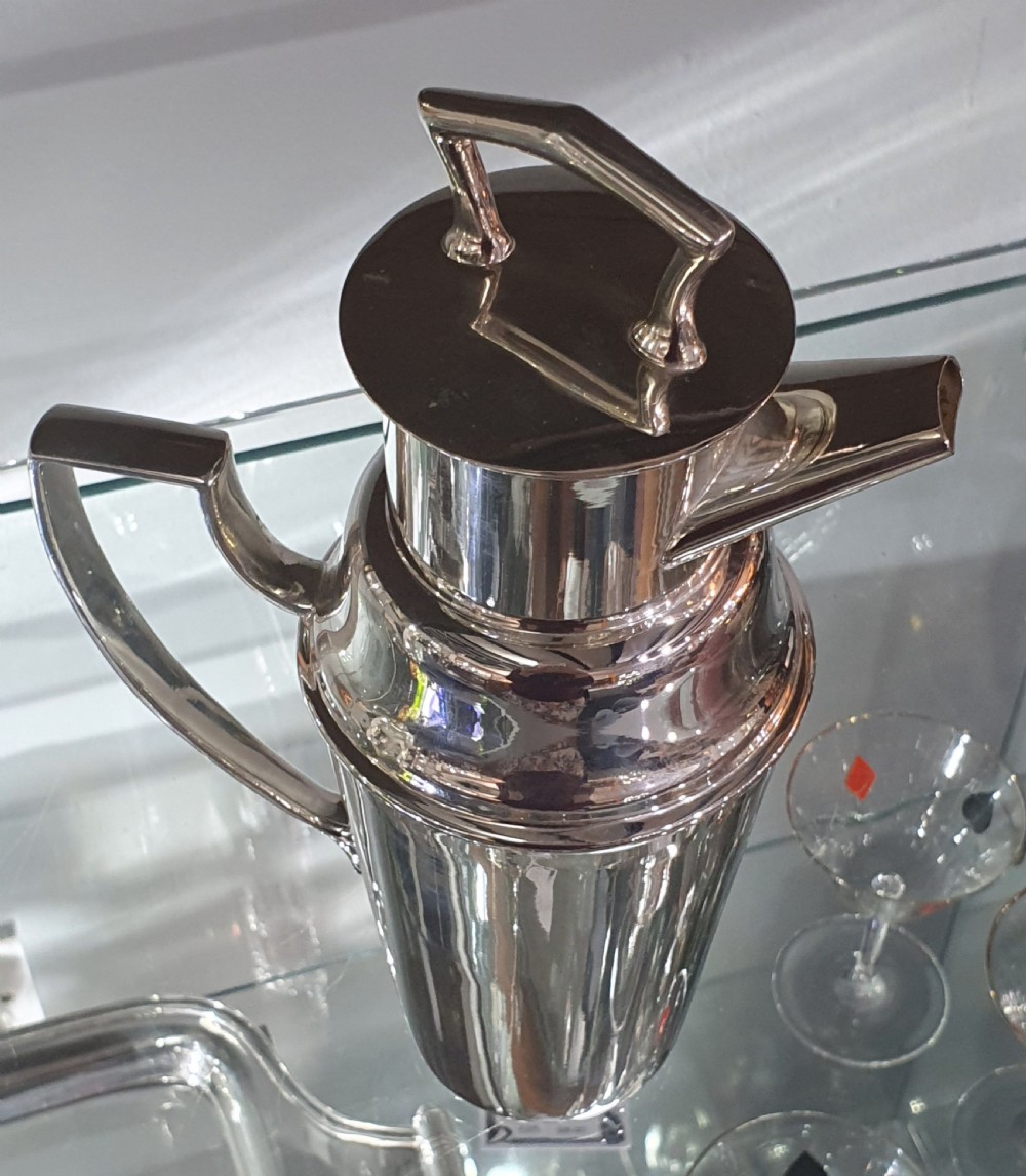 Asprey 1920s Art Deco Cocktail Shaker with Handle & Pouring Spout - Silver Plated  View VI