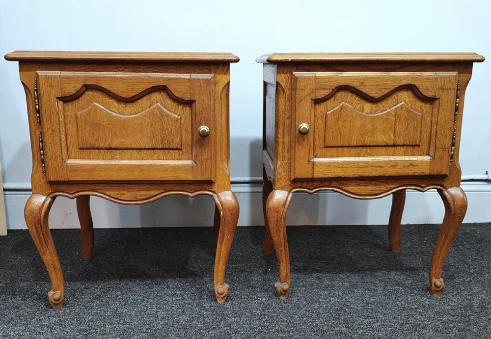 French Light Oak Early 1900s Low Bedside Tables / Cabinets View II