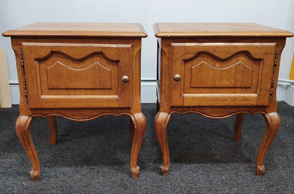 French Light Oak Early 1900s Low Bedside Tables / Cabinets View IV