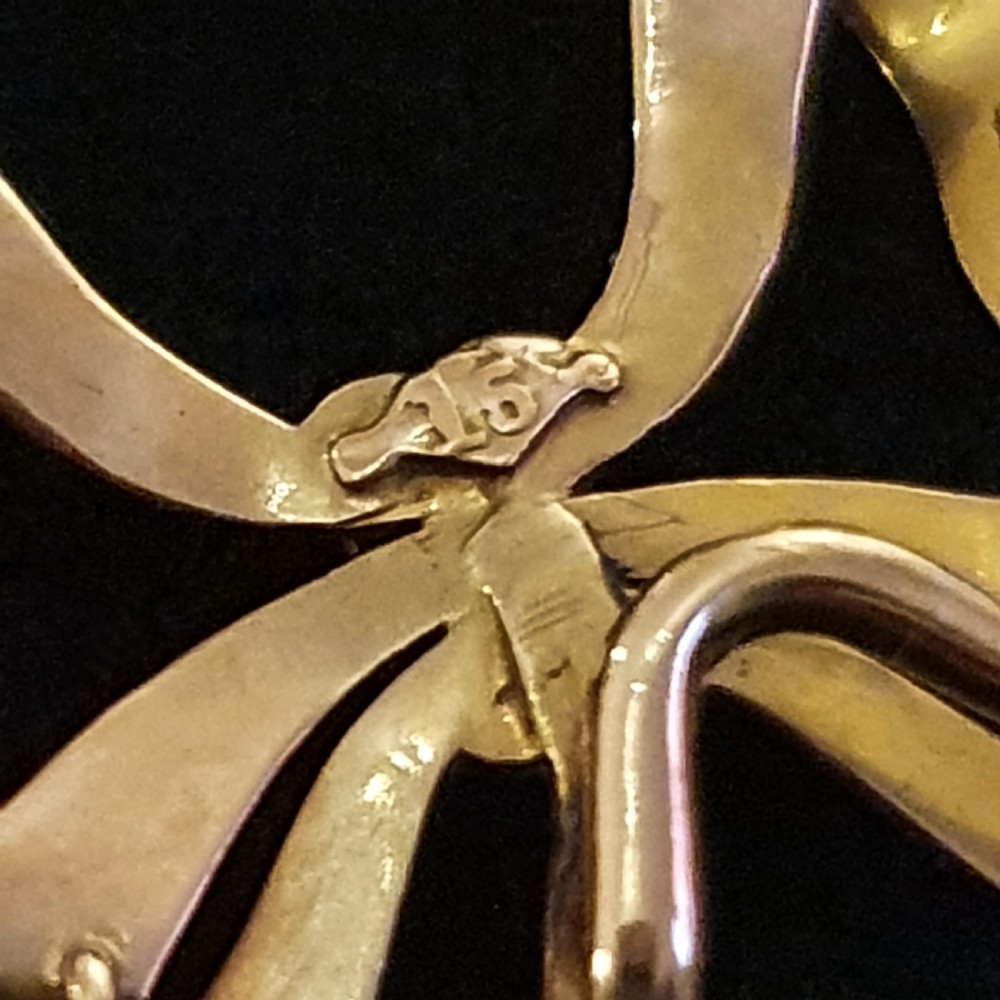 Victorian 15ct Gold Bow Brooch in Box View VII