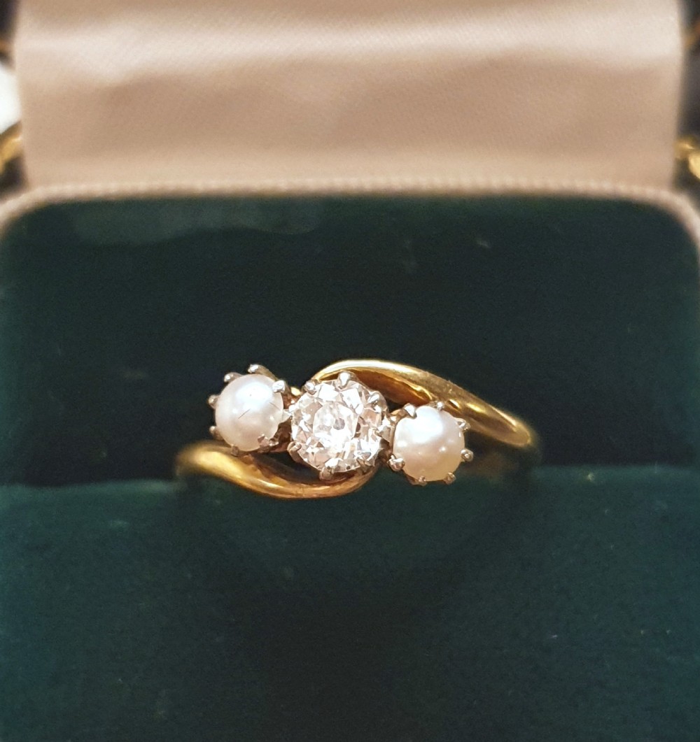 Art Deco Pearl & Diamond Ring on 9ct Gold - Size O View IV