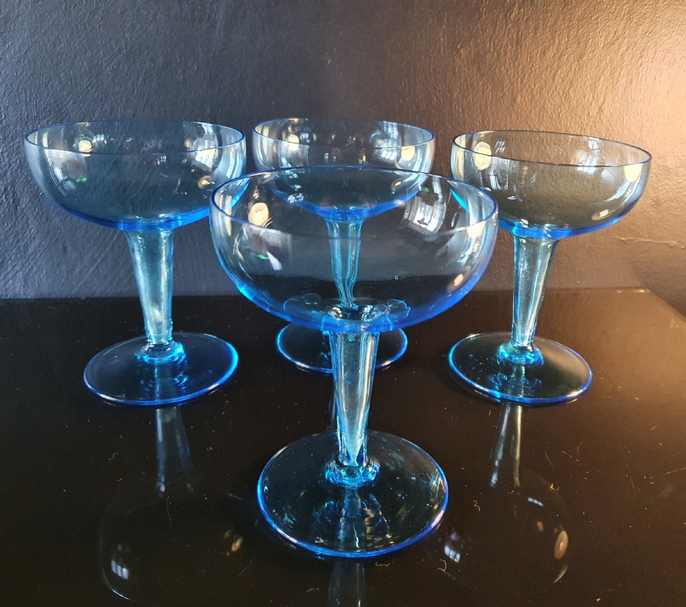 Set of 4 Art Deco Hollow Stem Champagne Glasses c1930