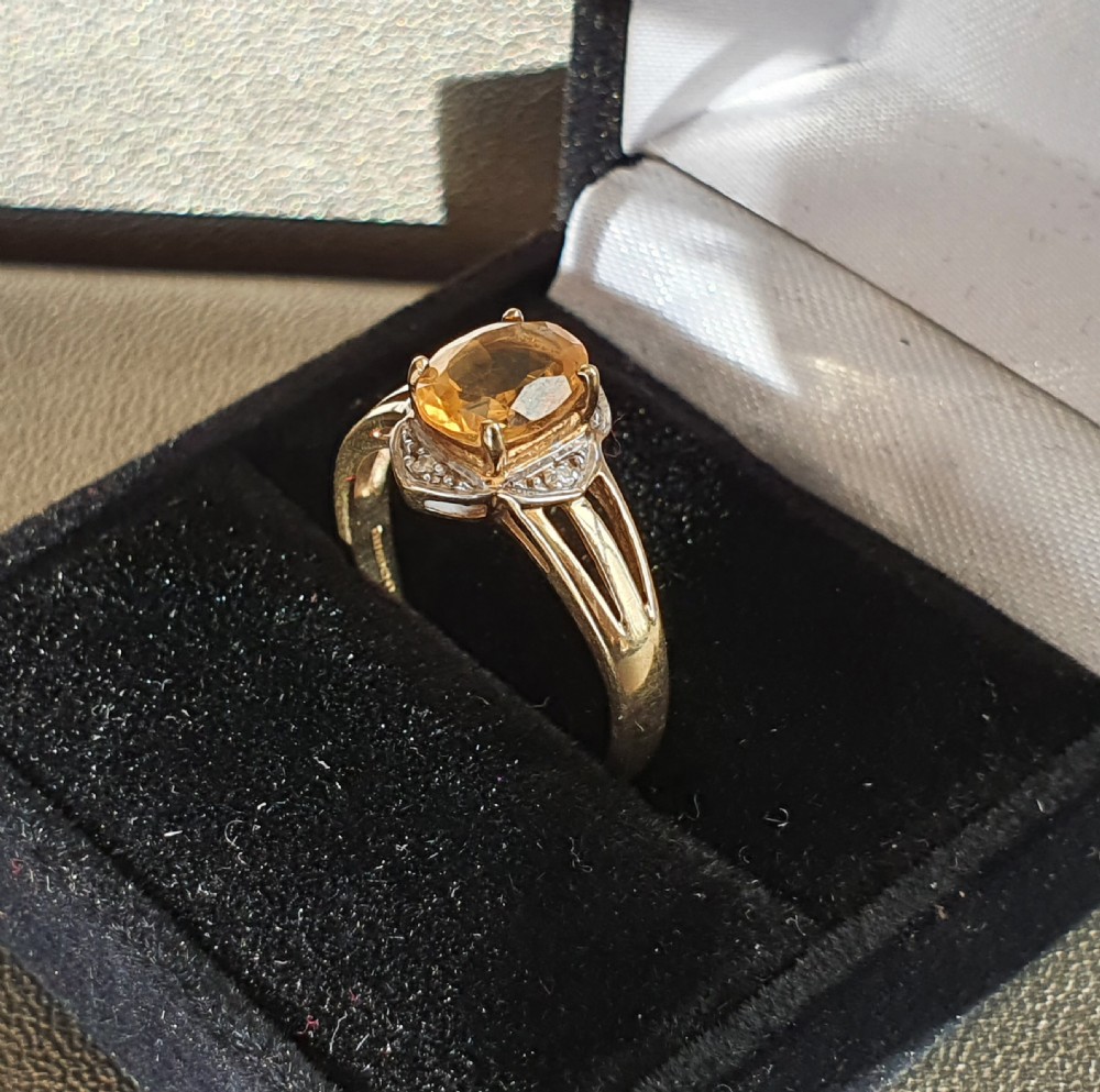 Vintage Citrine & Diamond Edged 9ct Gold Ring - Size N½-O View X