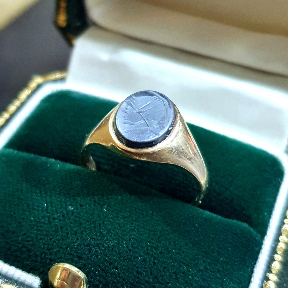 Vintage Roman Centurion Hematite Men's Signet Ring on 9ct Gold - Size P View II