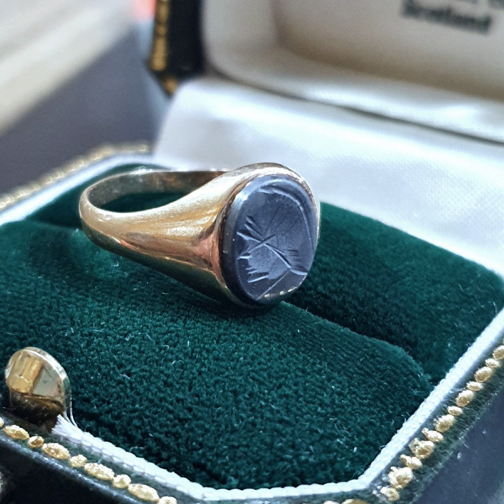 Vintage Roman Centurion Hematite Men's Signet Ring on 9ct Gold - Size P View III