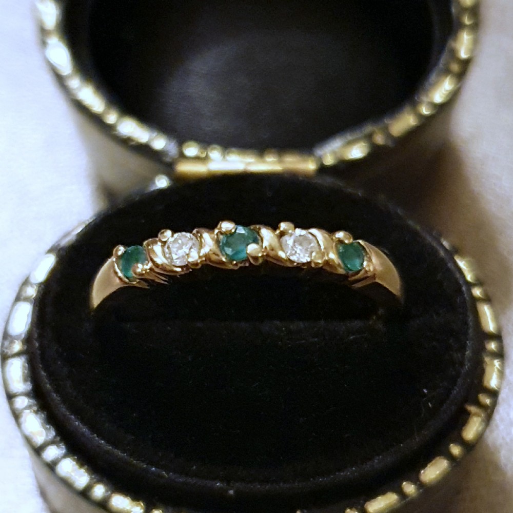 Vintage Emerald & Diamond 9ct Gold Half Eternity Ring - Size M ½ View IV