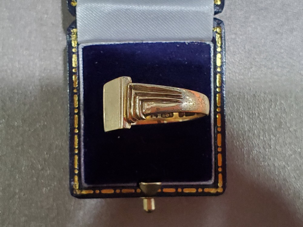 Men's 1936 Art Deco Design 9ct Gold Signet Ring Size U View VII
