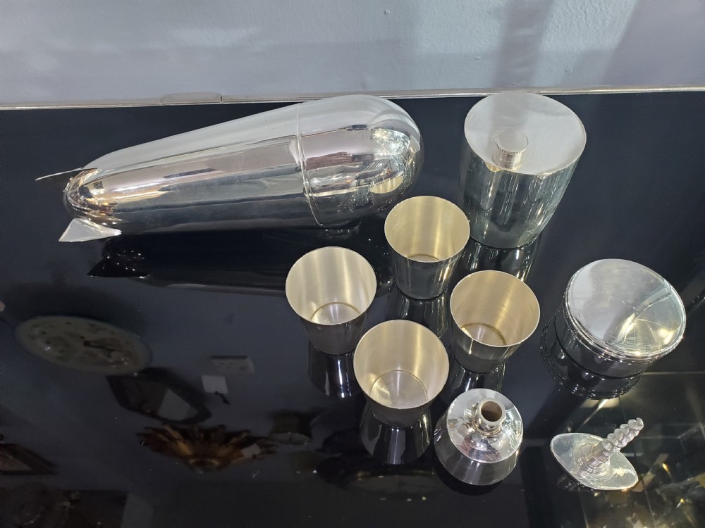 James Deakin & Son Silver Plated (EPNS) Zeppelin Airship Cocktail Shaker Set View III