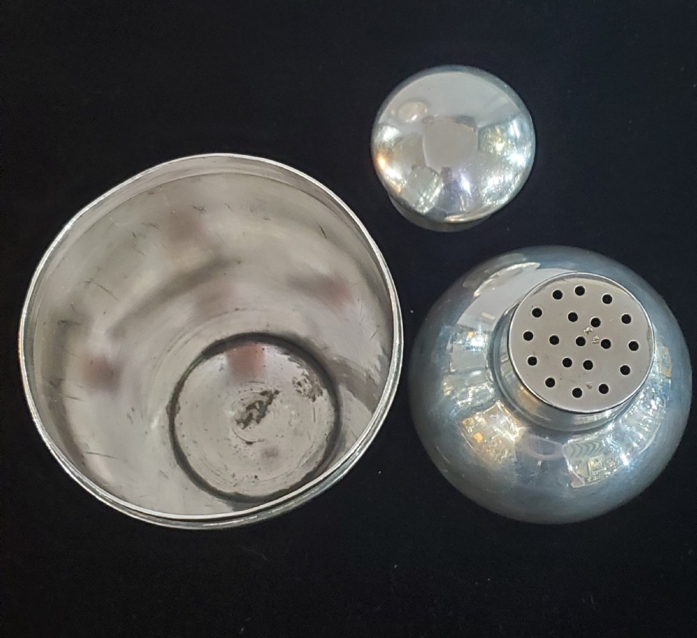 Wiskemann, Belgium, Art Deco Silver Plated Cocktail Shaker c1930 View III