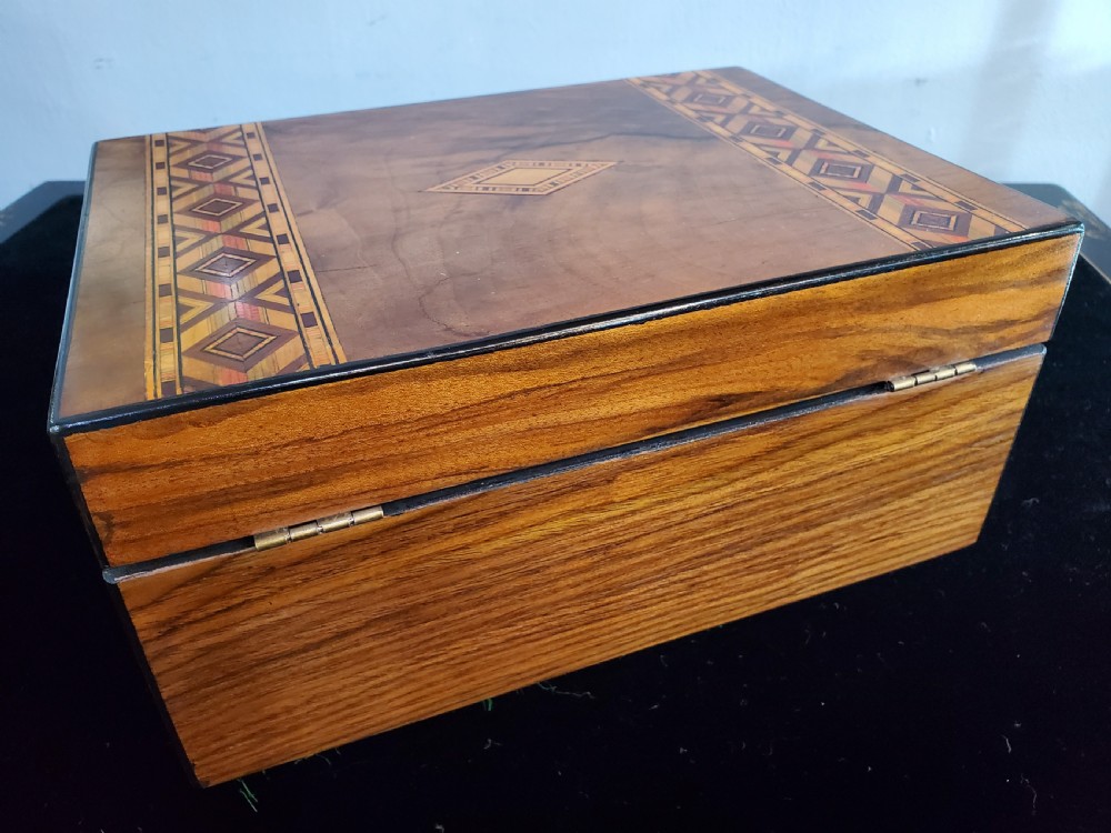 Victorian Parquetry Inlaid Walnut Jewellery Box  c1880 View XII