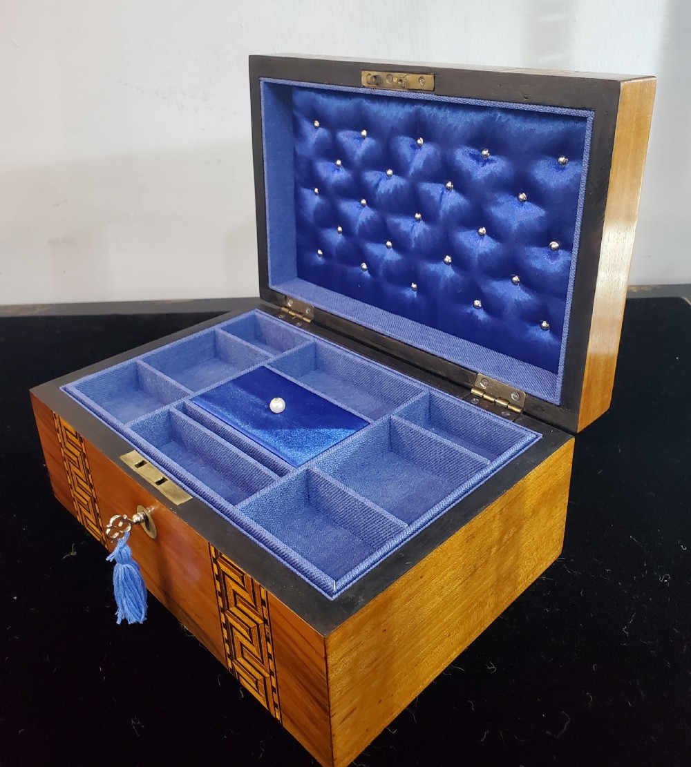 Victorian Parquetry Inlaid Walnut Jewellery Box c1880 View VI