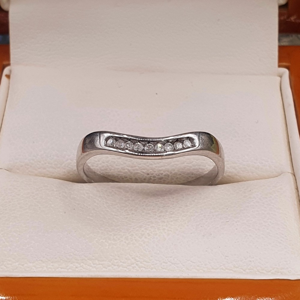 18ct White Gold & Diamond Wishbone Ring - Size R