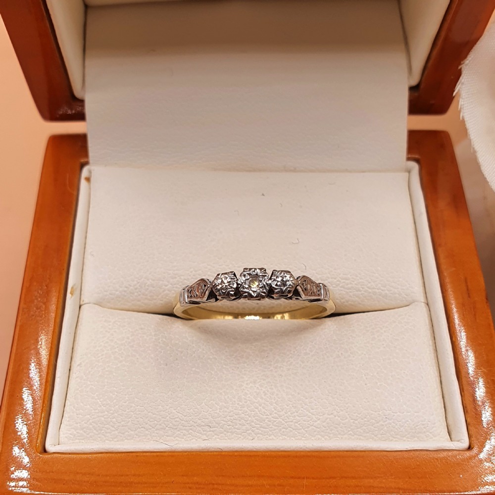 Art Deco Diamond & Platinum Shoulder Trilogy Ring - size O