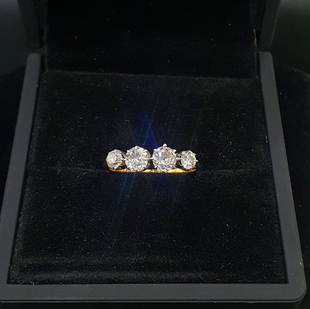 18ct Gold & Platinum 4 Stone Diamond Ring - size N View IV
