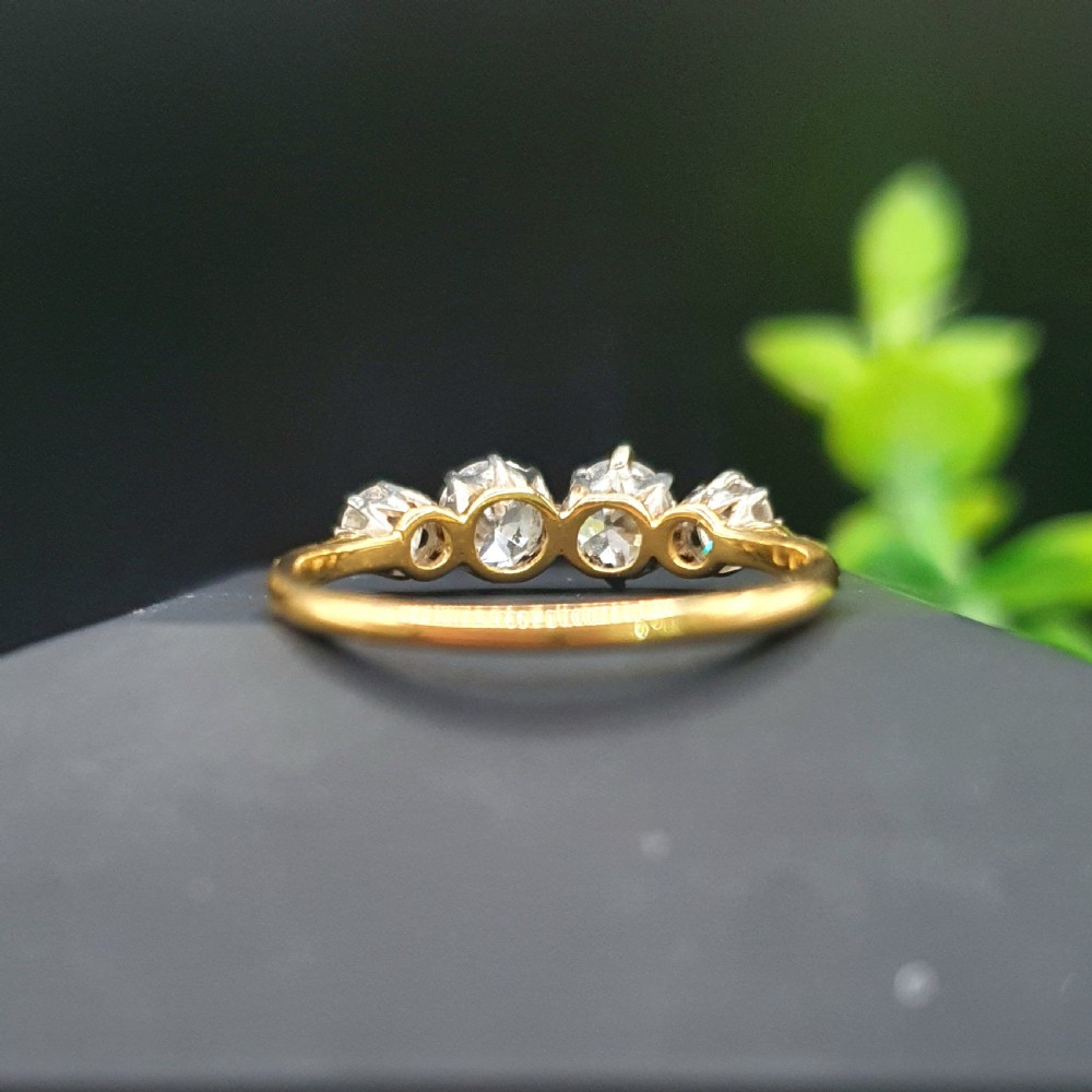 18ct Gold & Platinum 4 Stone Diamond Ring - size N View VIII