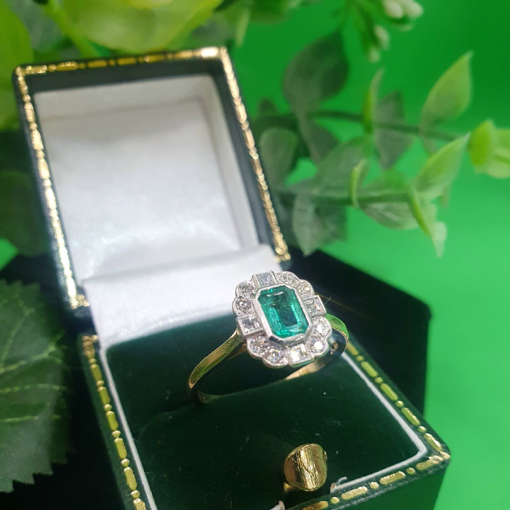 Emerald & Diamond 18ct Gold Ring - size O1/2 View II