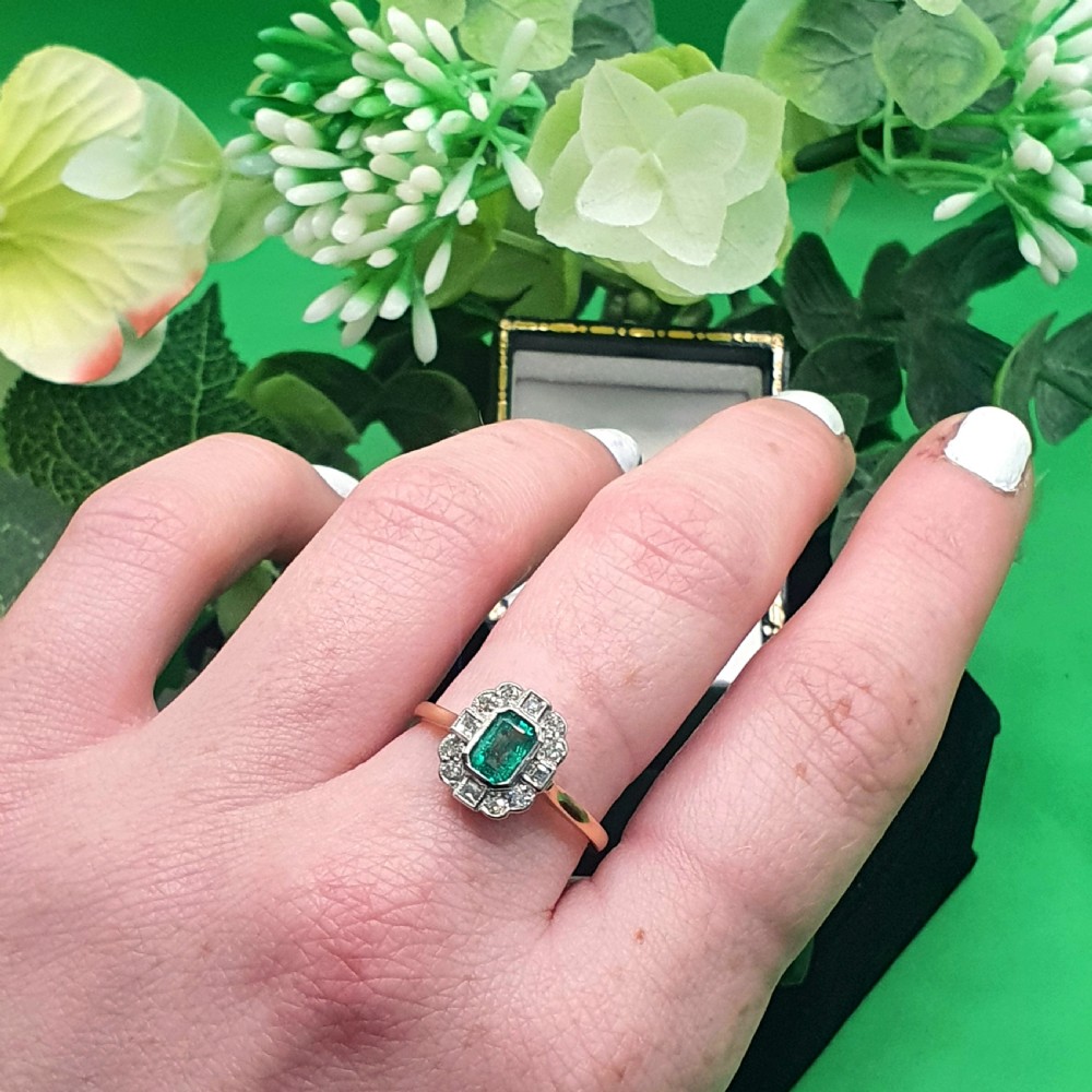 Emerald & Diamond 18ct Gold Ring - size O1/2 View VIII
