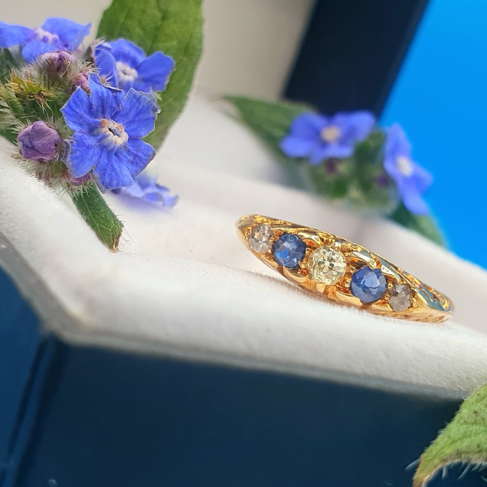 Edwardian 18ct Gold, Diamond & Sapphire Ring Dated 1901 - size N View IX