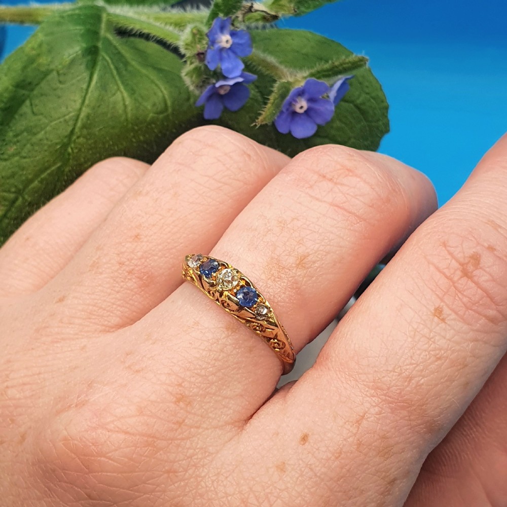 Edwardian 18ct Gold, Diamond & Sapphire Ring Dated 1901 - size N View X