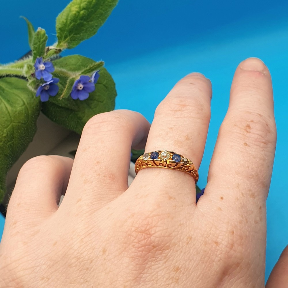 Edwardian 18ct Gold, Diamond & Sapphire Ring Dated 1901 - size N View XII