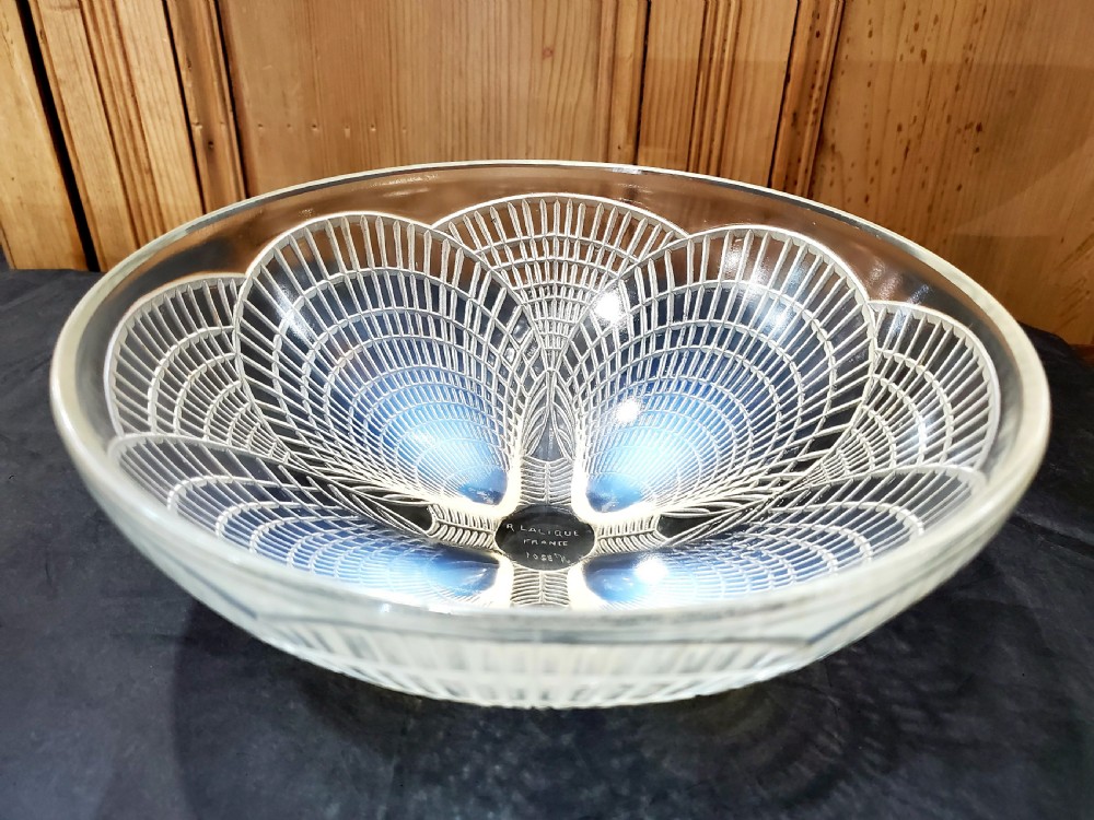 Rene Lalique Coquilles French art deco opalescent glass bowl c1930. View III