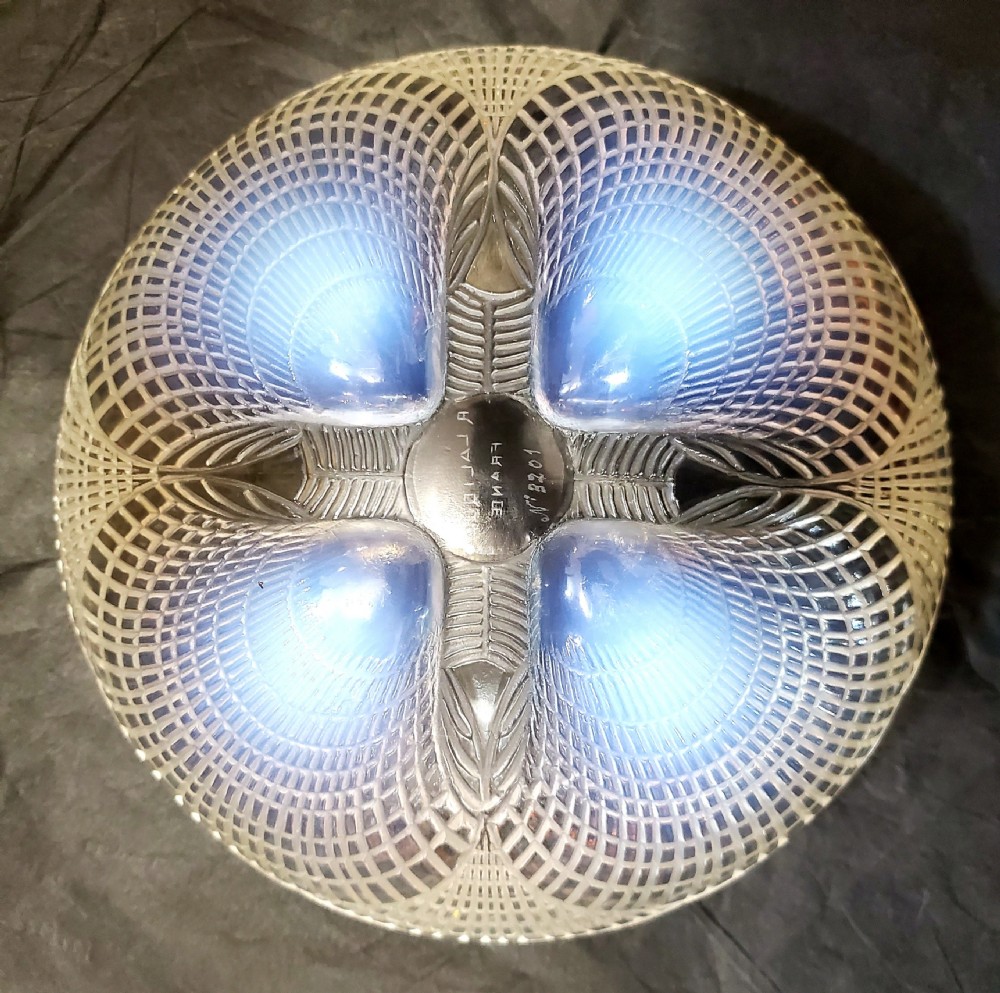 Rene Lalique Coquilles French art deco opalescent glass bowl c1930. View IV