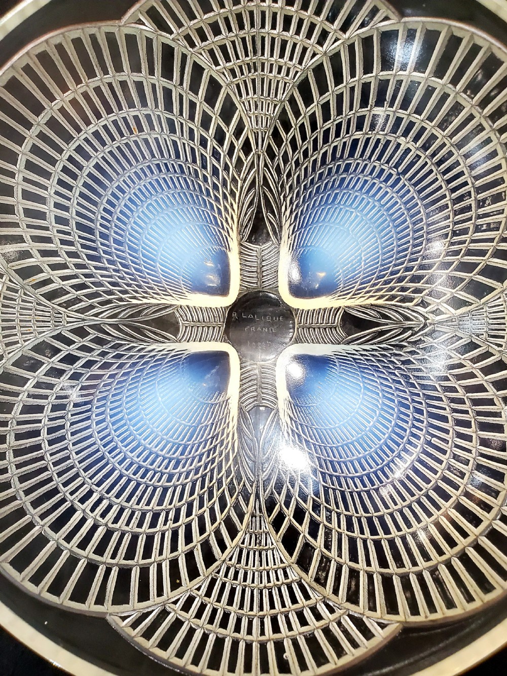 Rene Lalique Coquilles French art deco opalescent glass bowl c1930. View VII