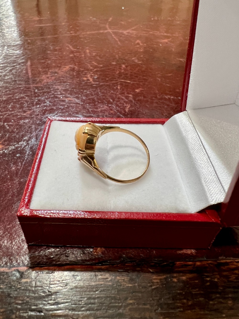 Antique Art Deco Carved Shell Cameo 9ct Gold Ring 1920s (L) View III