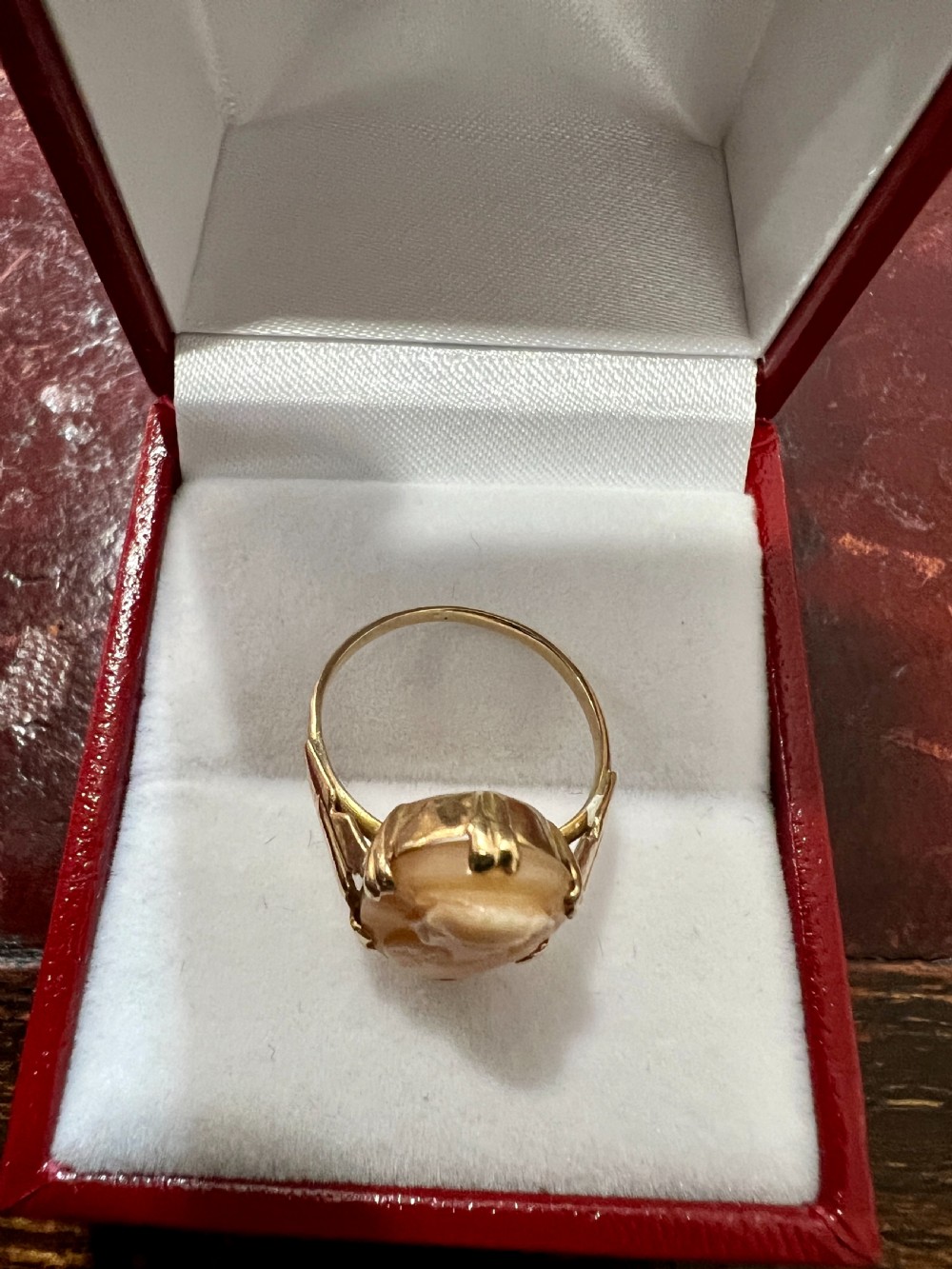 Antique Art Deco Carved Shell Cameo 9ct Gold Ring 1920s (L) View IV