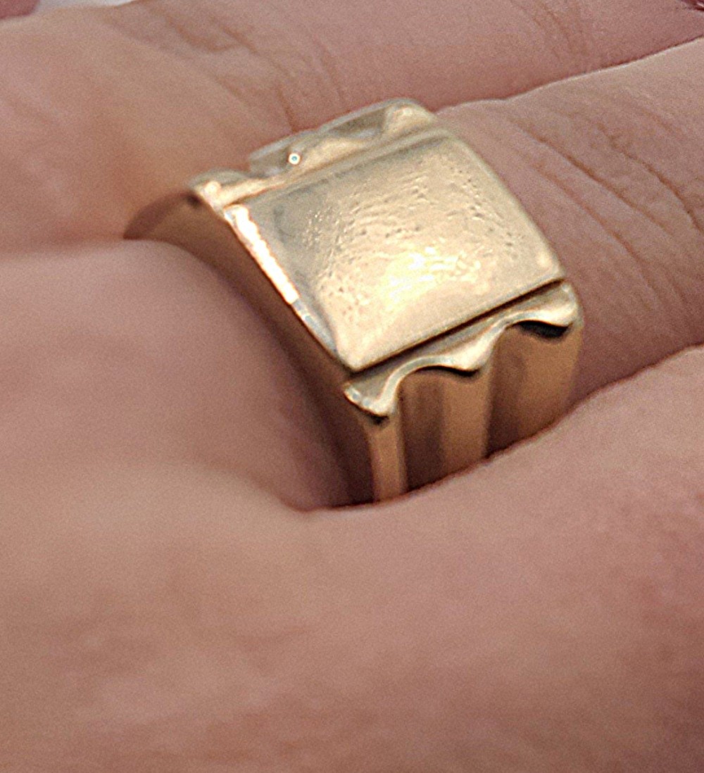 9ct Gold Signet Ring (S1/2)