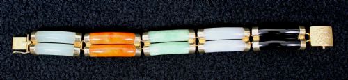EARLY 20TH C 14CT GOLD BLACK ONYX AND JADE BRACELET - ADDITIONAL PHOTO 5