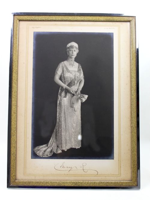 SIGNED FRAMED PHOTOGRAPHIC PORTRAITS OF KING GEORGE V AND QUEEN MARY FOR ASPREYS - ADDITIONAL PHOTO 2