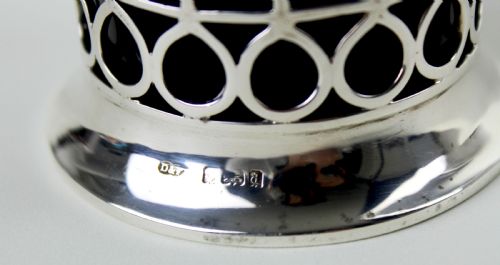 EDWARDIAN SILVER SUGAR CASTER 1903 - ADDITIONAL PHOTO 6
