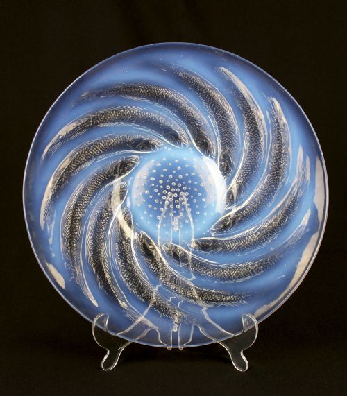ren lalique 'poissons no 1' plate - CATEGORY: ANTIQUE GLASS - DATED 1930