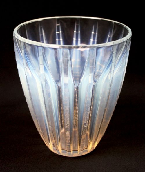 ren lalique 'chamonix' vase - CATEGORY: ANTIQUE GLASS - DATED 1930