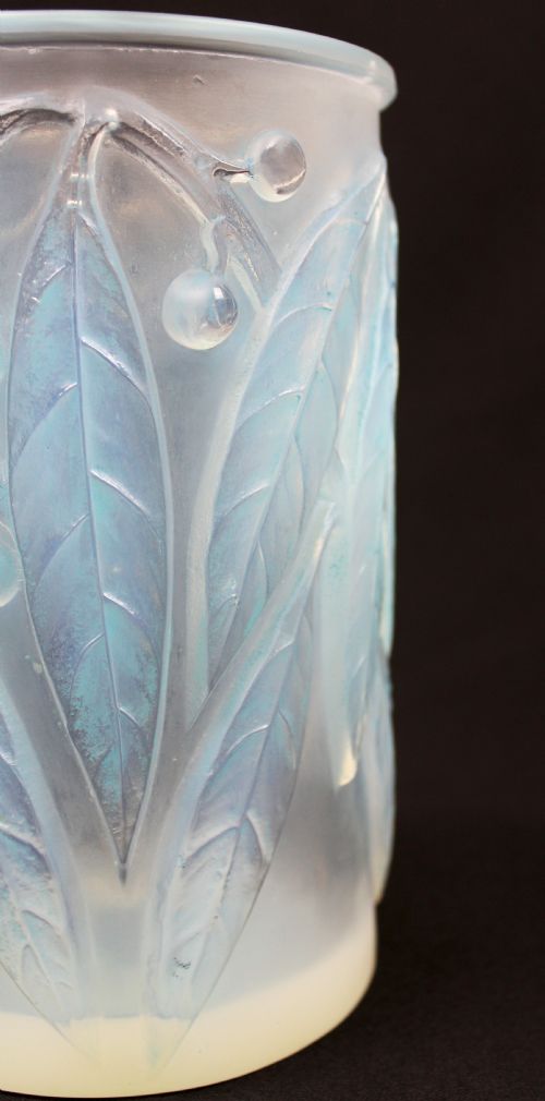 REN LALIQUE 'LAURIERS' VASE - ADDITIONAL PHOTO 2