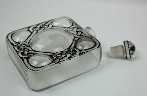 REN LALIQUE '5 FLEURS' PERFUME BOTTLE - ADDITIONAL PHOTO 4