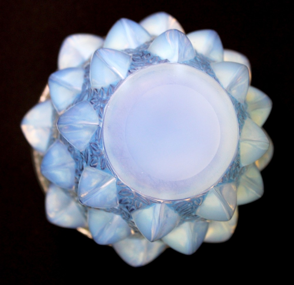 René Lalique 'Rampillon' vase View III