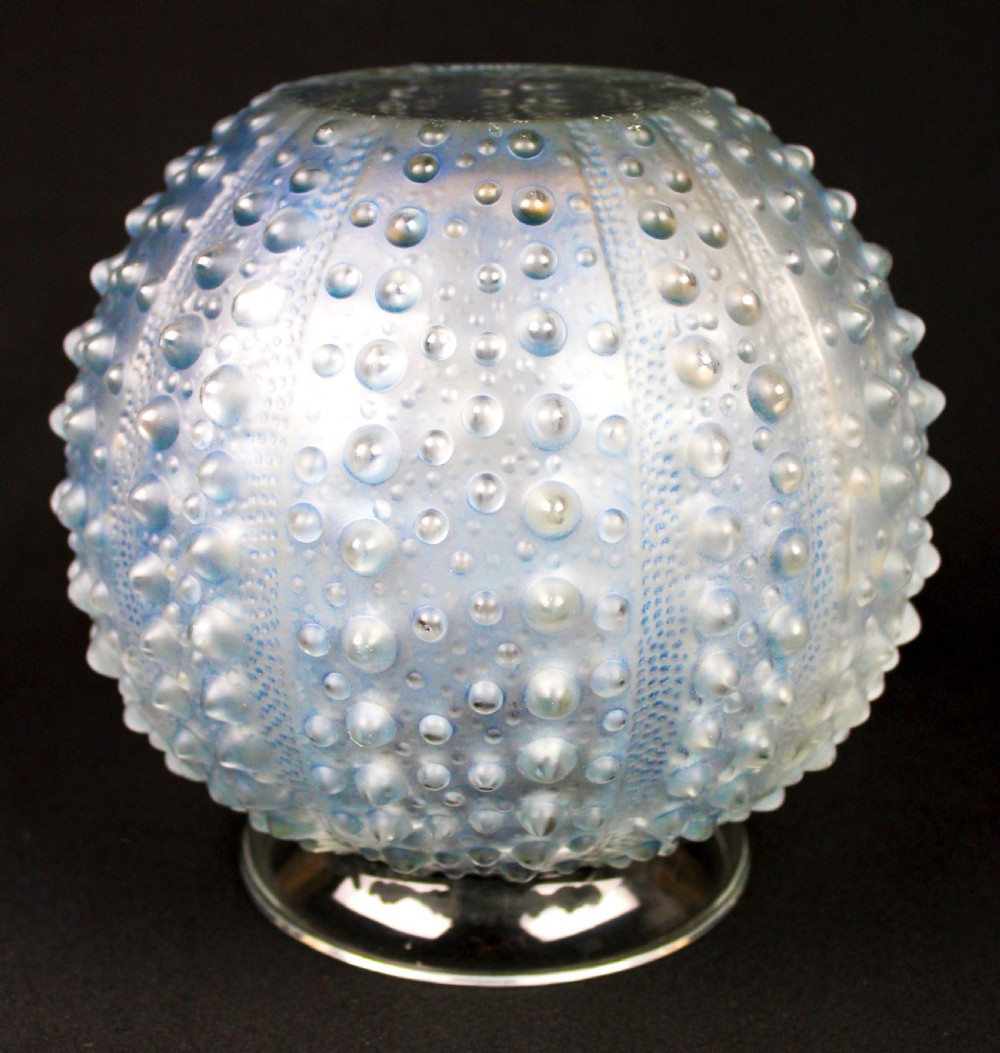 René Lalique 'Oursin' vase View V
