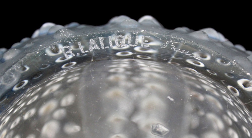 René Lalique 'Oursin' vase View VII