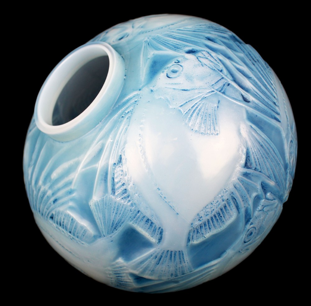 Lalique Poissons vase View V