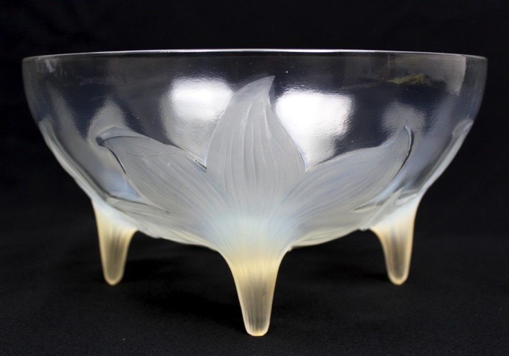 René Lalique Lys Bowl View V